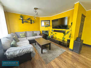 Lounge- click for photo gallery